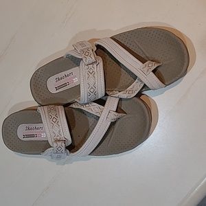 Skechers beige size 8 sandals
